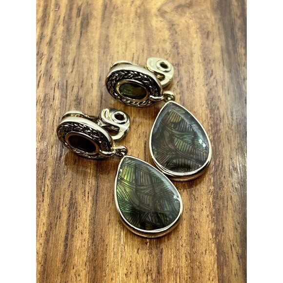 Vintage signed Monet Abalone 1970s clip on earrings - Picture 2 of 4